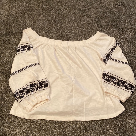 Off the shoulder shirt - Picture 1 of 1